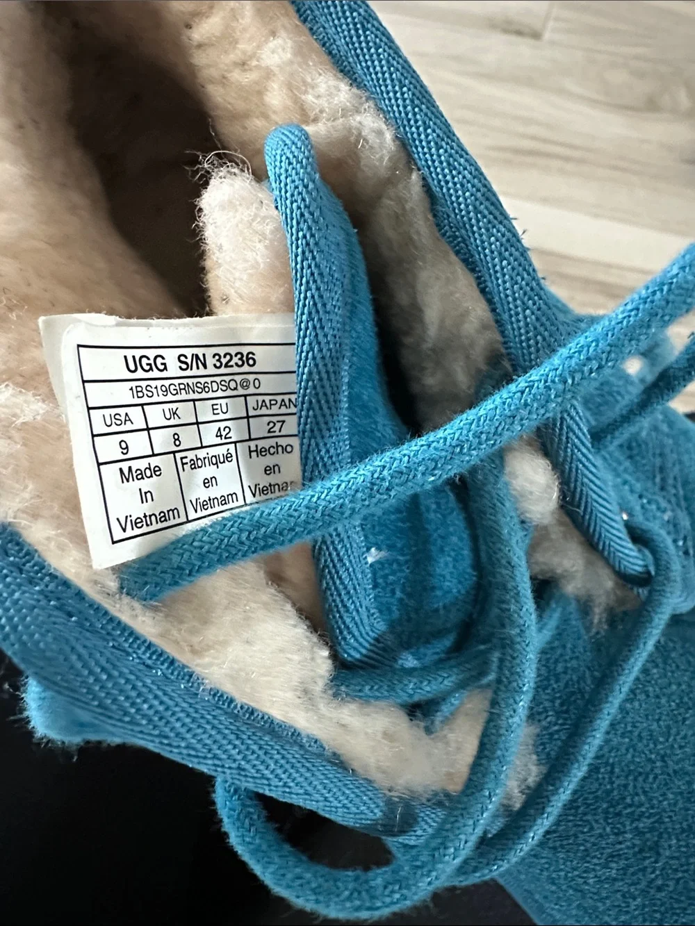 Men's UGG Teal Suede Fleece-Lined Chukka Boots, Size 9